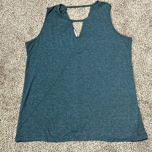 Women’s Poetsky keyhole tank top blouse